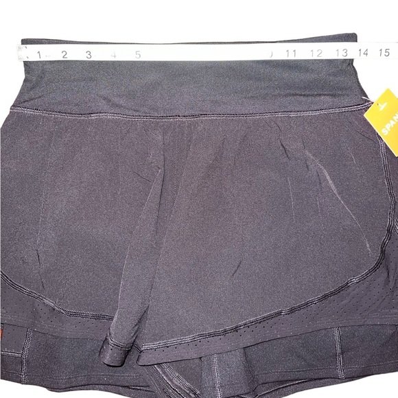 NWT SPANX Get Moving Short in Black Size Medium Activewear Athleisure - Picture 7 of 8